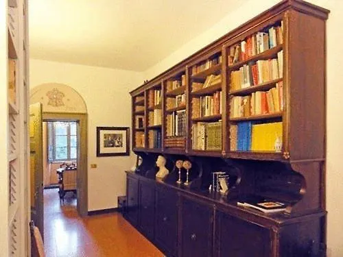 Guest house La Patirana Guesthouse Zandobbio Italy