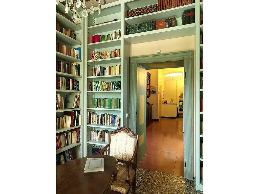 Guest house La Patirana Guesthouse Zandobbio Italy
