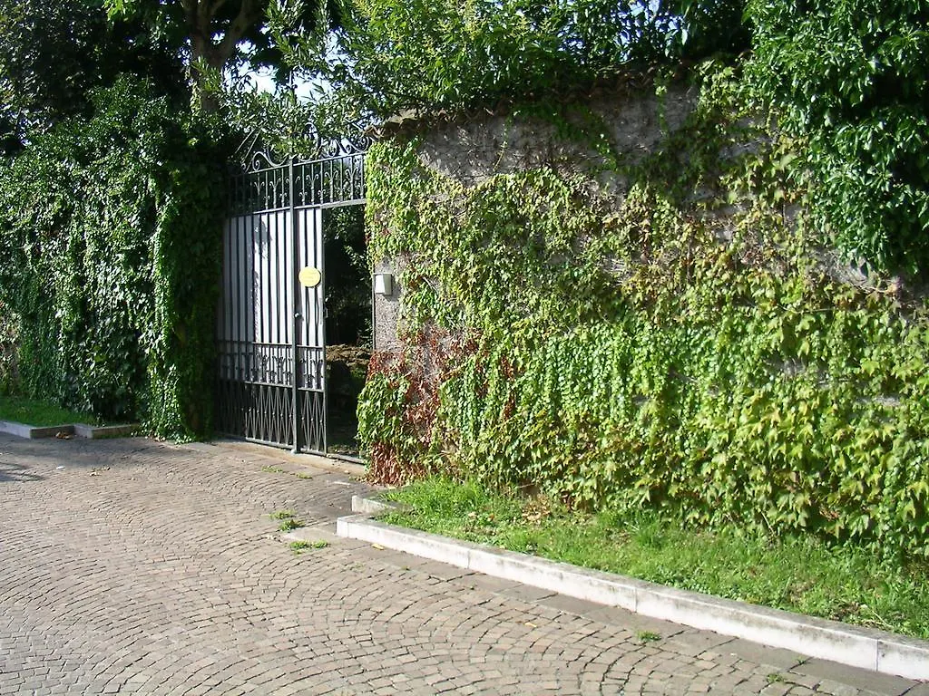 La Patirana Guesthouse Zandobbio Guest house