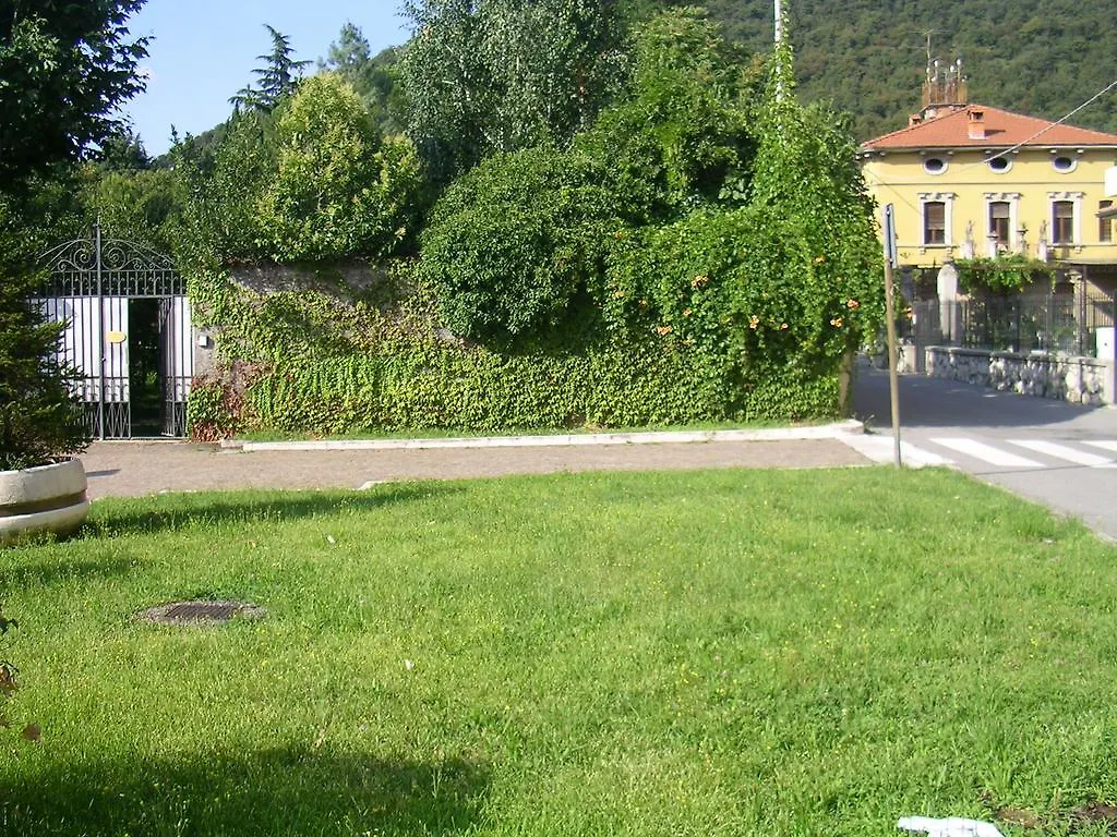 Guest house La Patirana Guesthouse Zandobbio