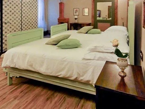 Guest house La Patirana Guesthouse Zandobbio